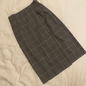 UNIQLO tartan skirt